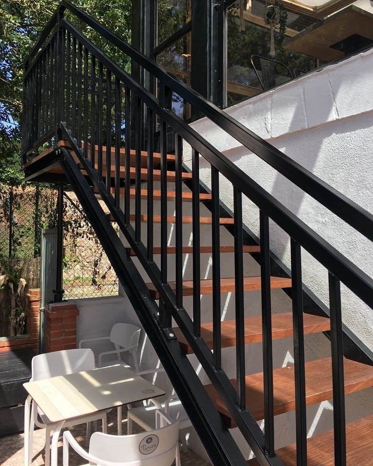Escalera para Terraza Metal y Madera